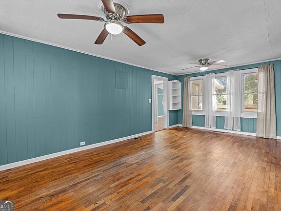 5th image of 24 Mitchell St