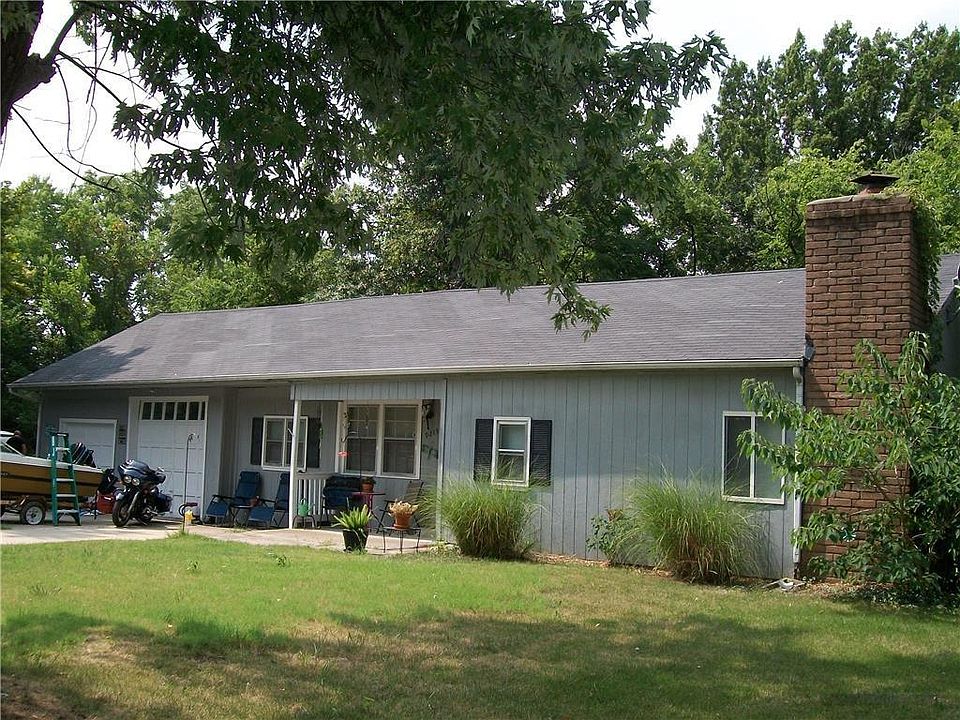 2nd image of 9215 Everett Ave