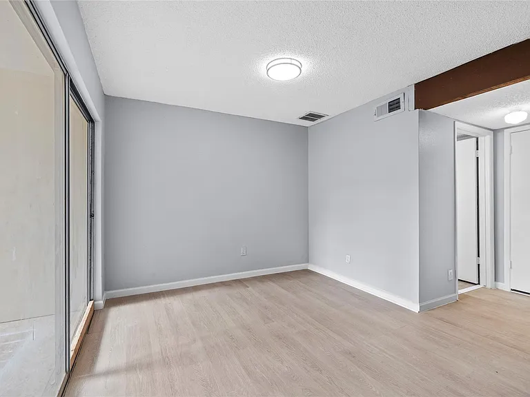 12528 Wellington Park Dr — Photo 10