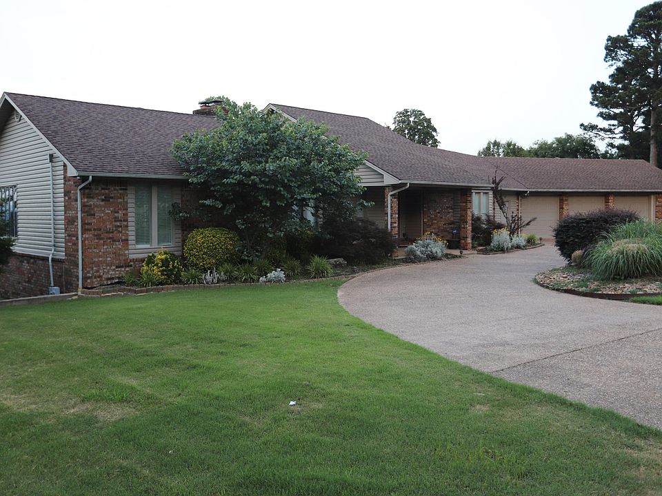 1st image of 404 Hilltop Dr