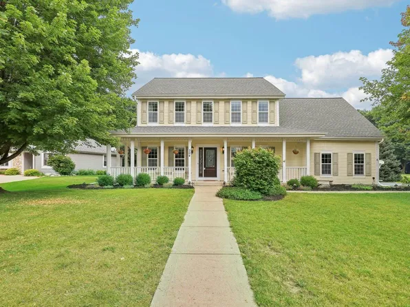 304 Woodlands COURT, Hartland, WI 53029