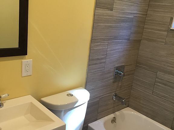 4th image of 10 18th Ave #1