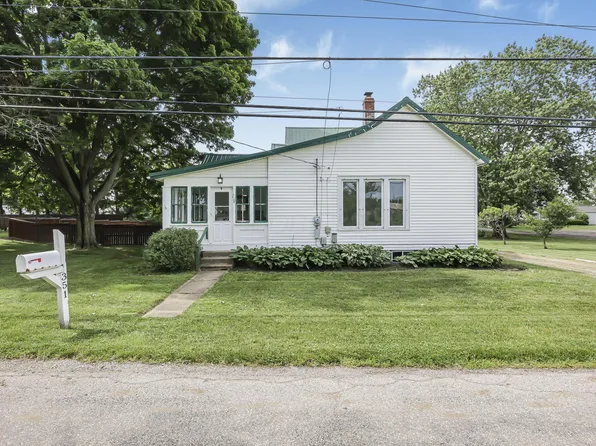 351 N Clayton St, Centerburg, OH 43011