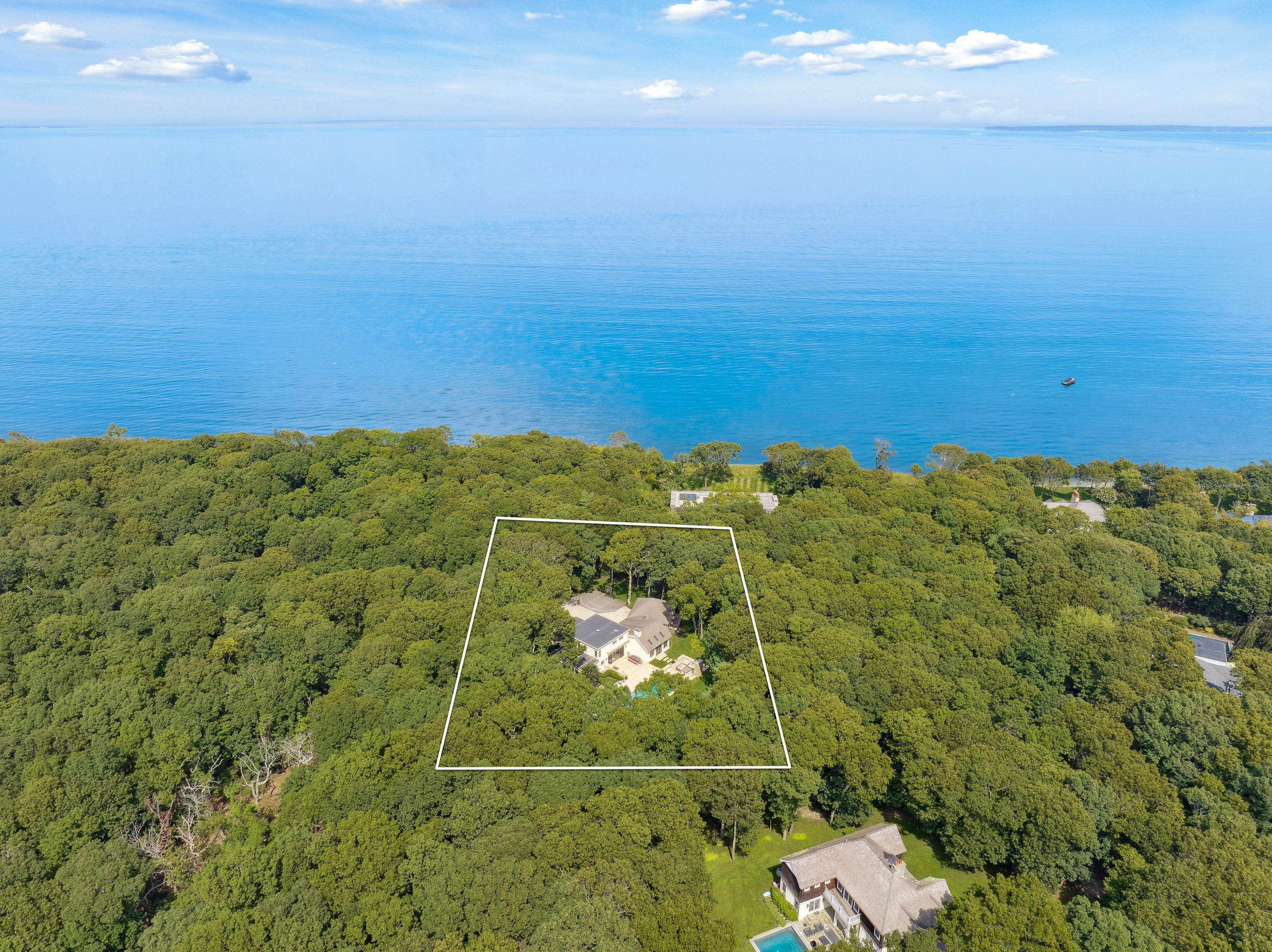 61 Hedges Banks Dr, East Hampton, NY 11937 Out East