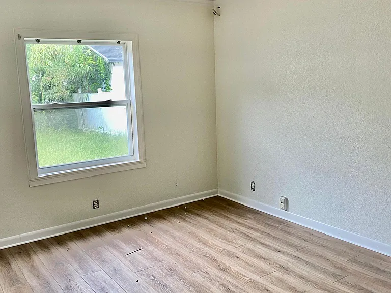 3618 Drexel St — Photo 46