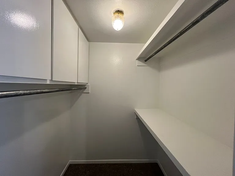 10th Street Square Apartments — Photo 18