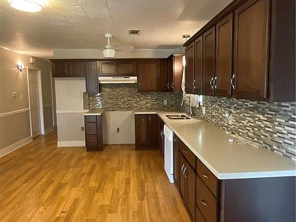 5th image of 4297 E Main St