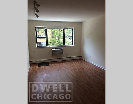 2nd image of 6000 N Kenmore Ave #6006102