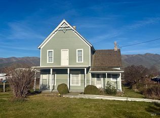 1368 Chestnut St, Clarkston, WA 99403