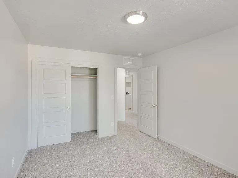 11223 W Knightsbridge Ct — Photo 21