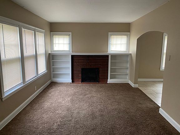 3rd image of 163 Erskine Ave