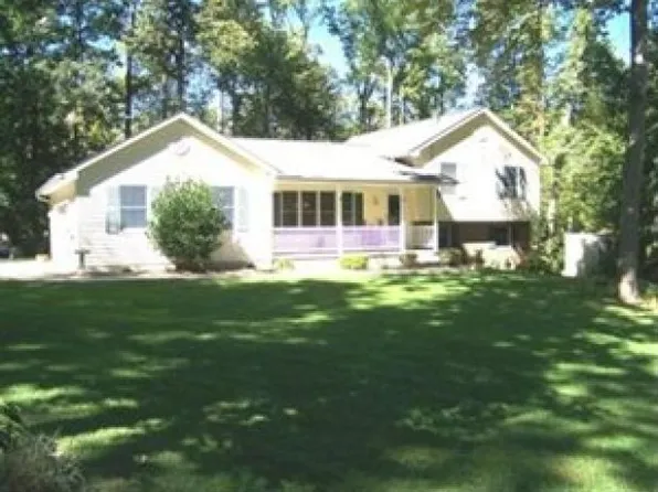 4300 E Moreland Rd, Fredericksburg, OH 44627