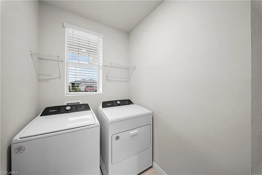 3 bed, 2.0 bath, 1484 sqft, $2,200 — Photo 4