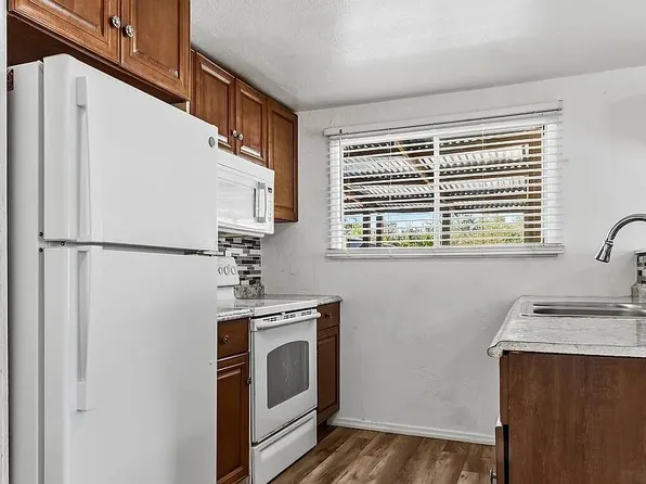 667 Suwanee Dr, North Fort Myers, FL 33917