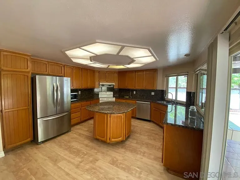 12592 Heatherfield Ln — Photo 8