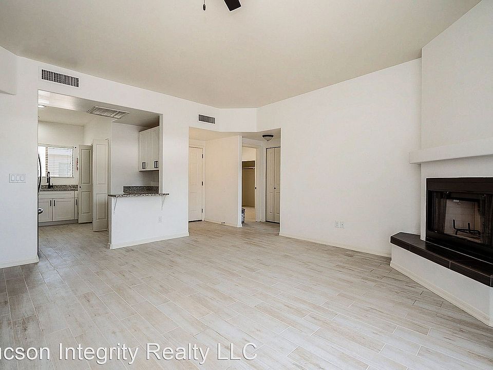1st image of 1402 E Elm St #9024993