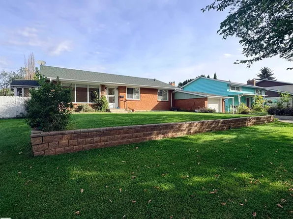 3834 110th Ave NW, Edmonton, AB T5W 0H7