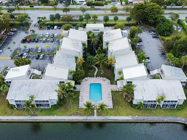 21121 SW 85th Ave APT 111, Cutler Bay, FL 33189