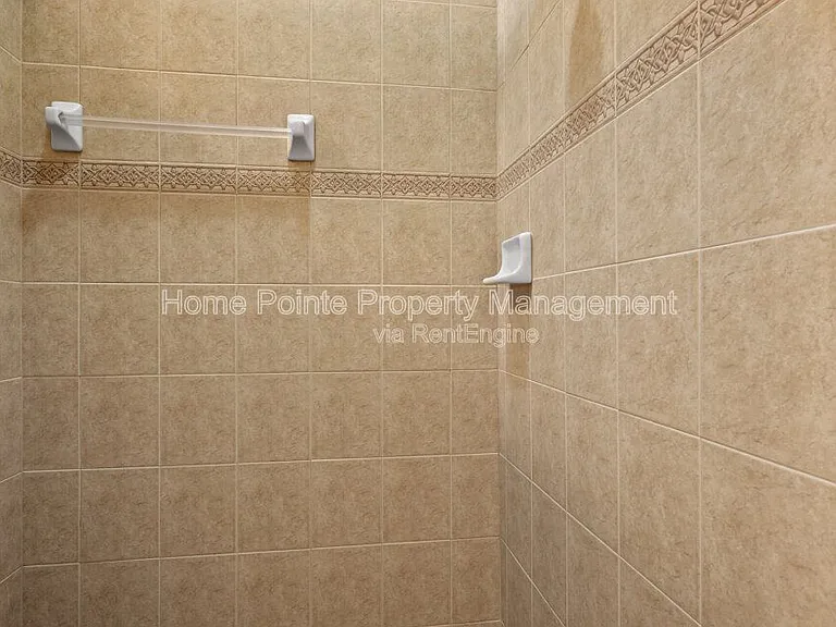 13800 Farnese Dr — Photo 24