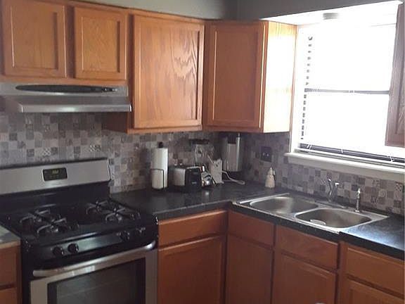3rd image of 228 Alvarez Dr
