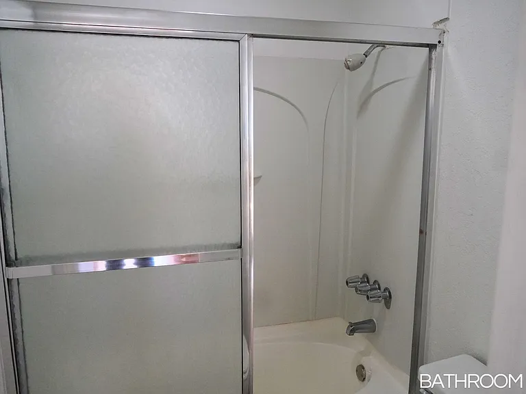 Cannery Apartments — Photo 18