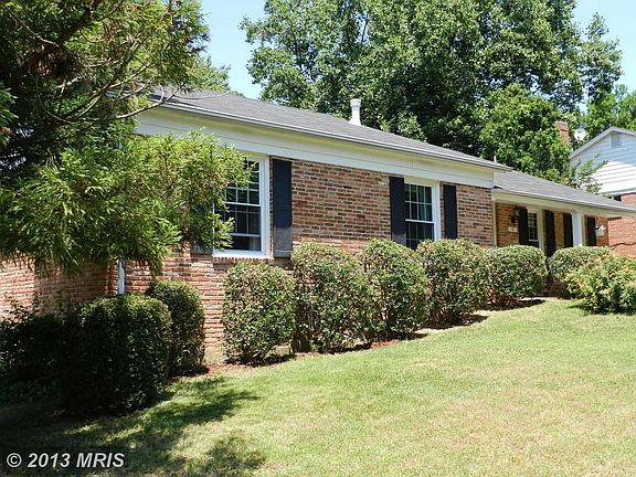 2nd image of 18 Clemson Ct