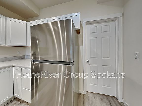 4th image of 904 W Knox Ave Unit B