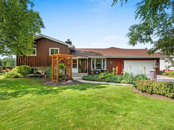 213 W Barrett St, Saint Cloud, WI 53079