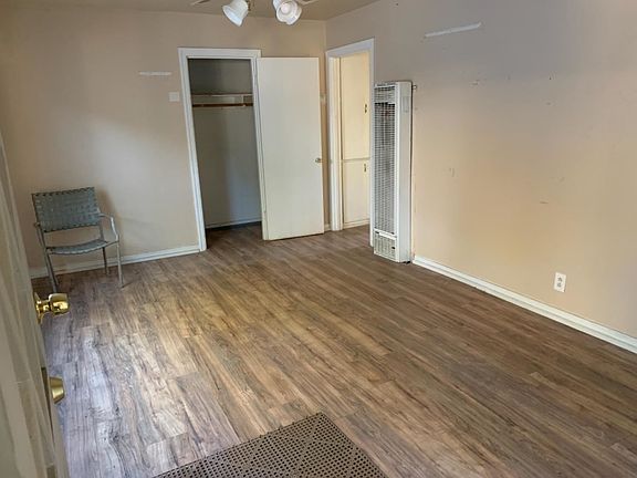 2nd image of 1253 Acacia Ave