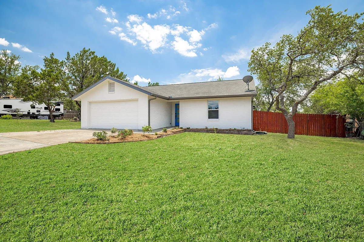 Building Photo - 6314 La Mesa St
