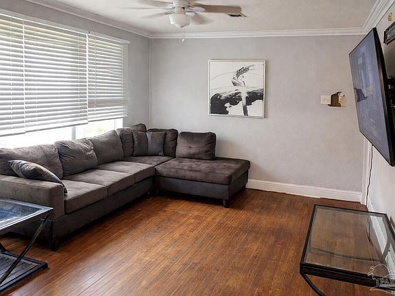 5th image of 303 Booth Ave