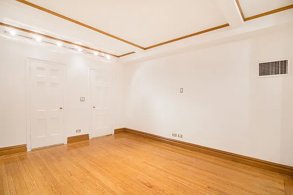 Rented by WAM Partners - William Moses Co. | media 24