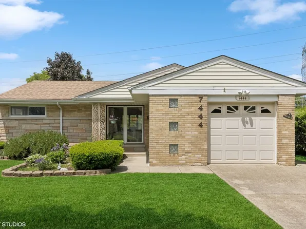 7444 Arcadia St, Morton Grove, IL 60053