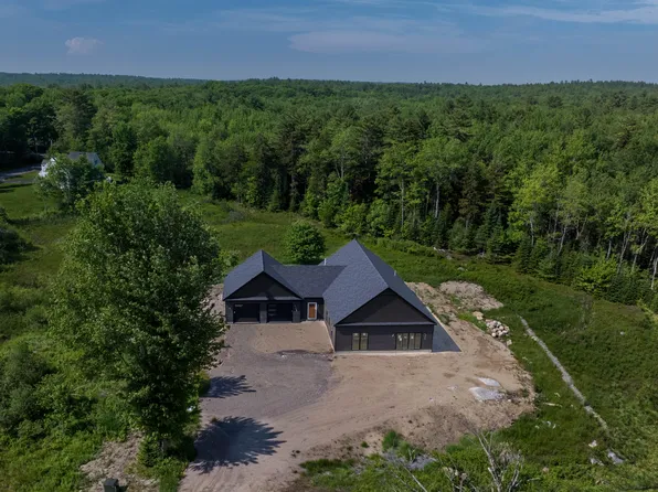 40 Smiling Acres Drive, Freeport, ME 04032
