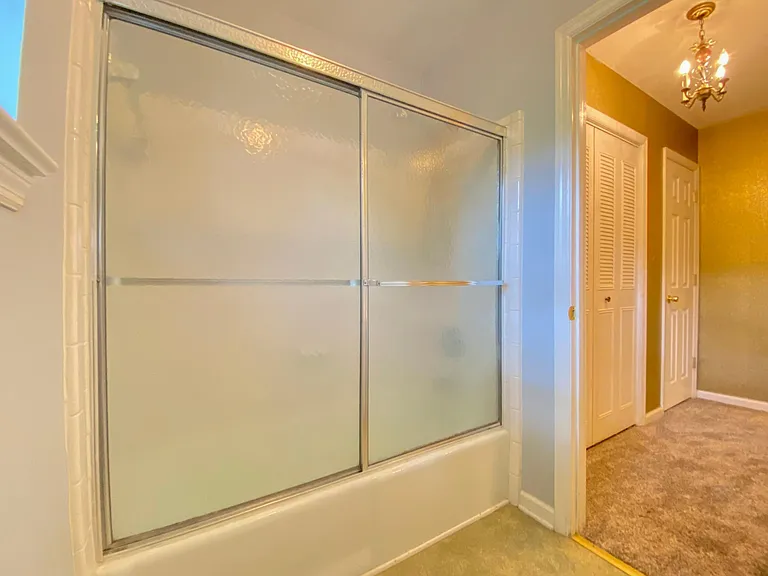 916 Huntington Cir — Photo 35