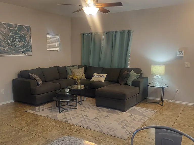 943 S Sabino Dr — Photo 2