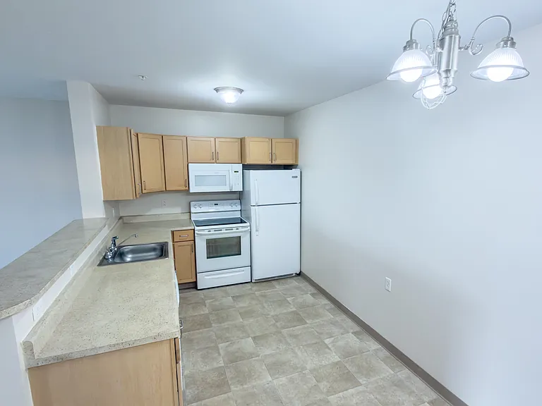 Reynolds Pointe Senior Apartments — Photo 10