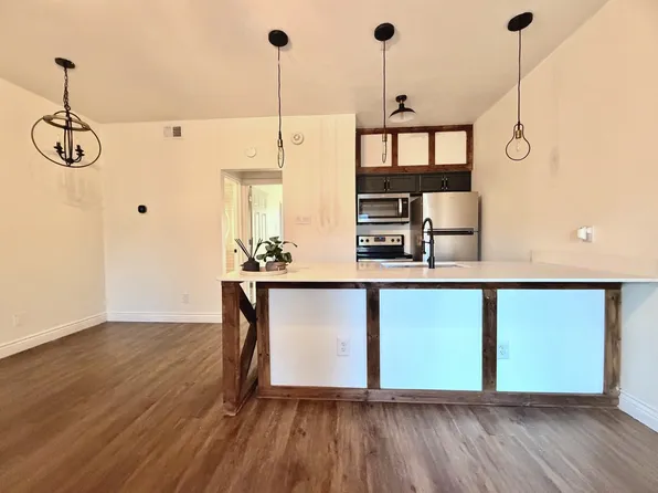 1503 N Garrett Ave, Dallas, TX