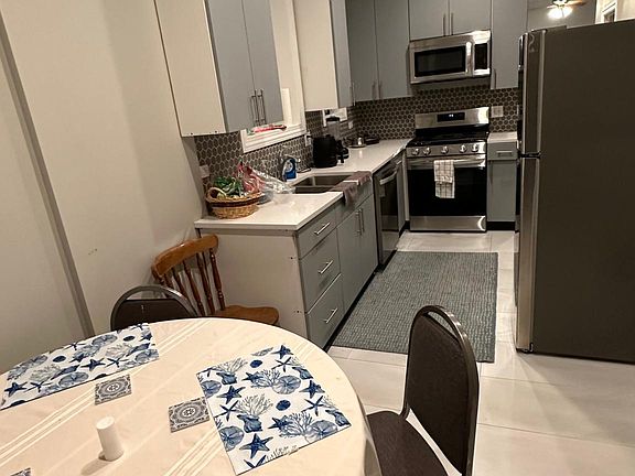 4th image of 4414 N Clark St Unit 1