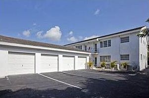 2nd image of 940 Sevilla Ave APT 1A