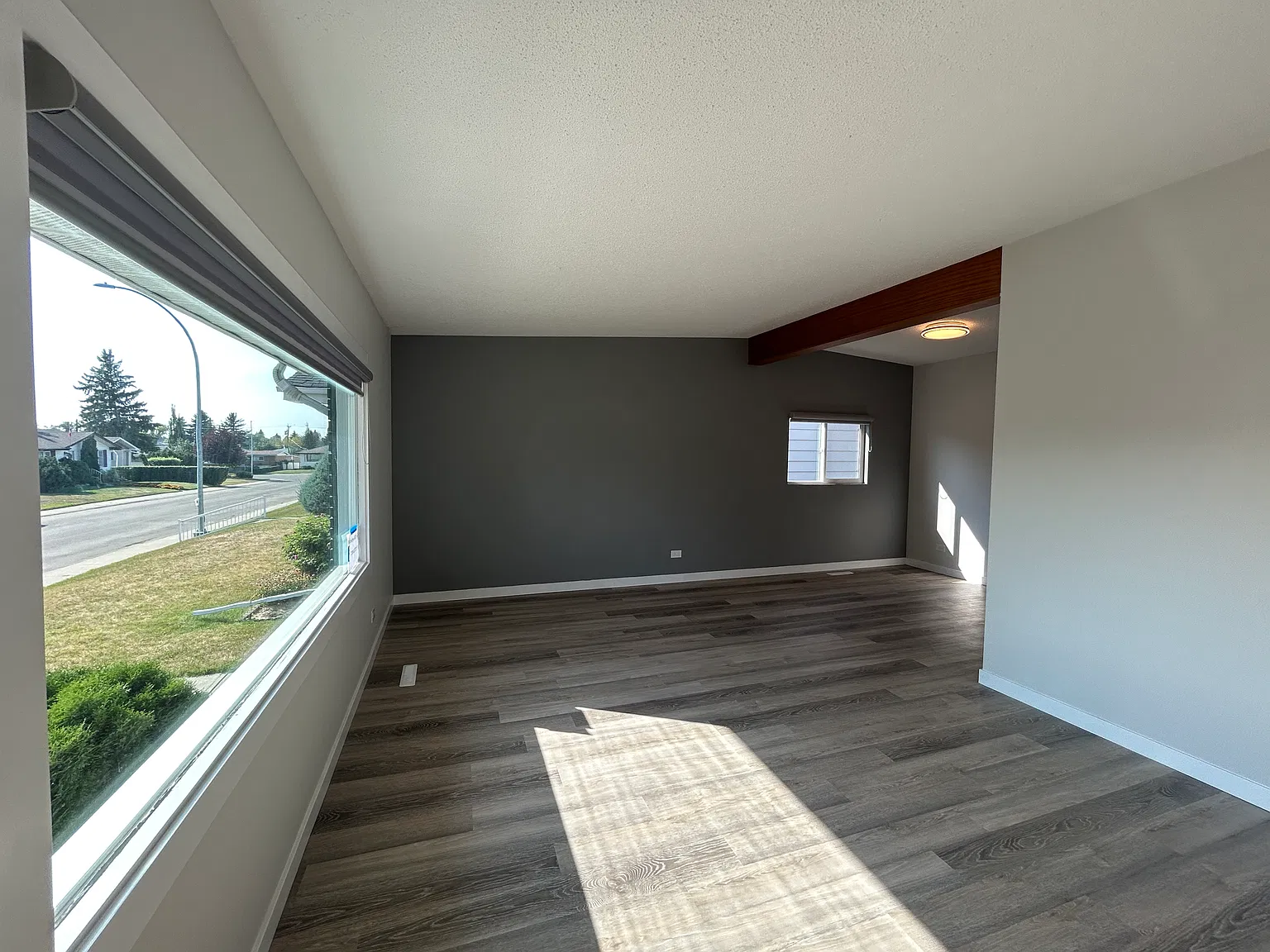5612 140A Avenue Main — Photo 3