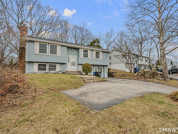 2nd image of 10 Amherst Court