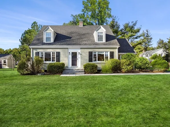 4 High Ledge Ave, Wellesley, MA 02482
