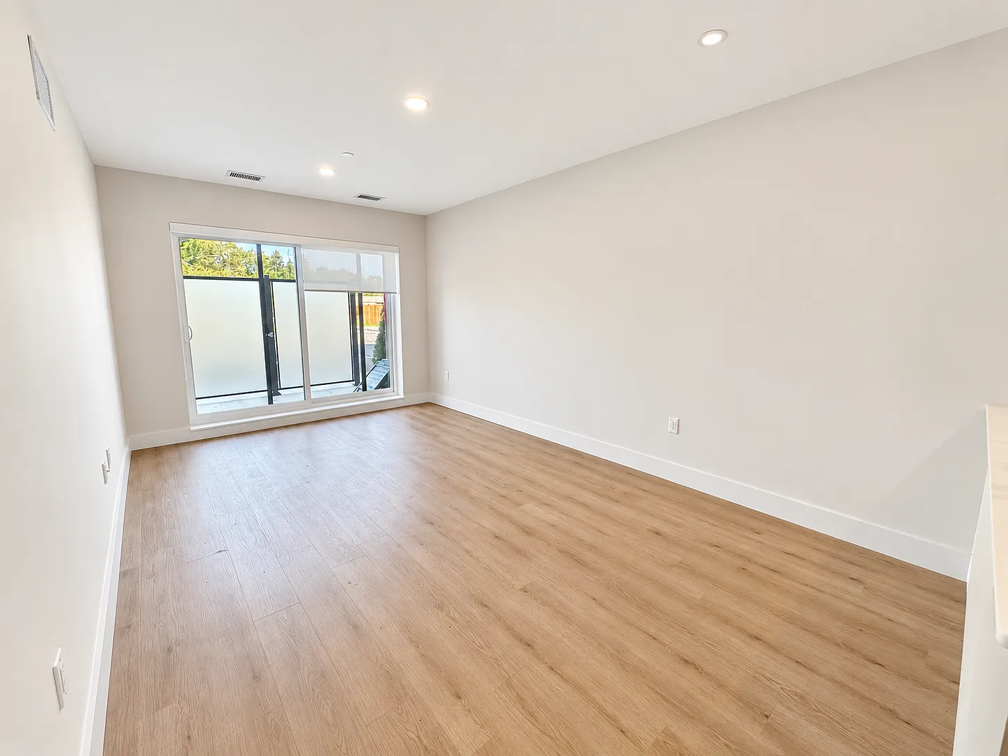 8 Hutt Lane - Accessible — Photo 3