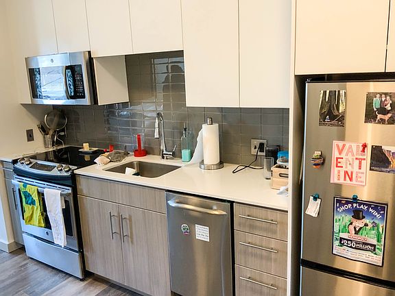 5th image of 180 Telford St #25