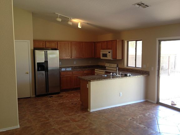 4th image of 10720 E Forge Ave