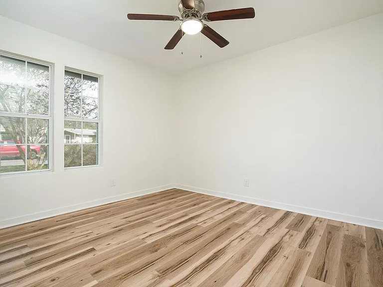 538 Schmeltzer Ln — Photo 8