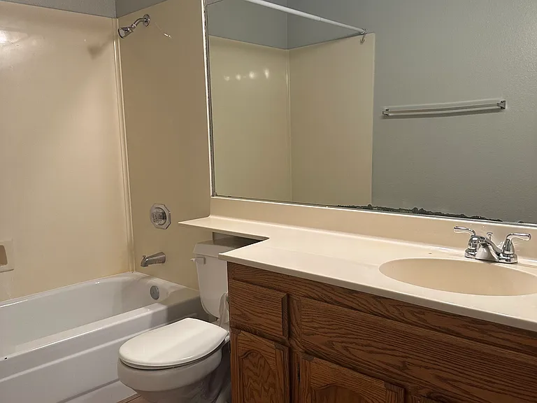 643 Lunardi Way — Photo 7