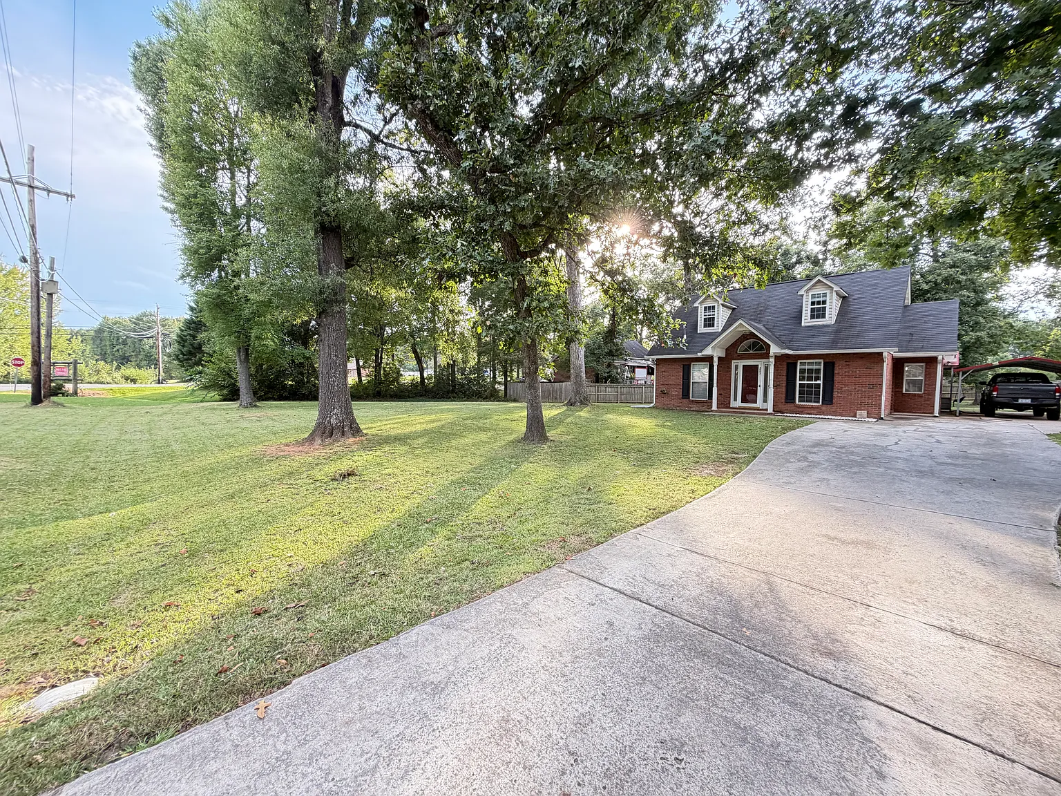 3 bed, 1444 sqft, $2,300 — Photo 3