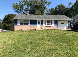 901 Sherry Ln, Lancaster, PA 17601